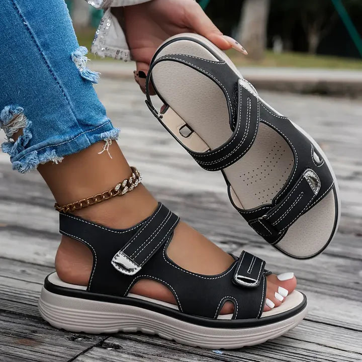 Alia™ | Bekväma Kilklackssandaler