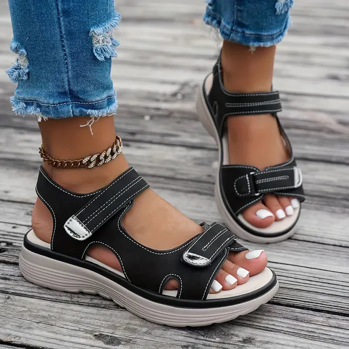 Alia™ | Bekväma Kilklackssandaler