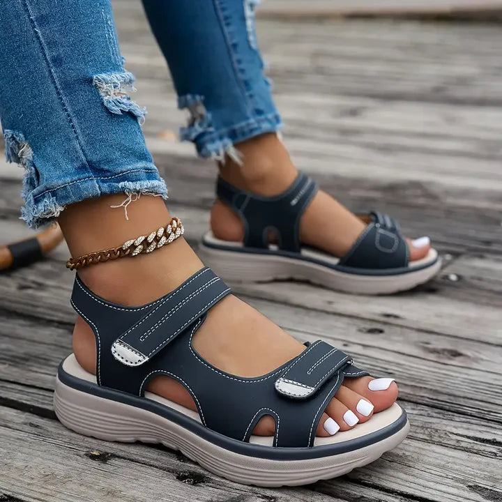 Alia™ | Bekväma Kilklackssandaler